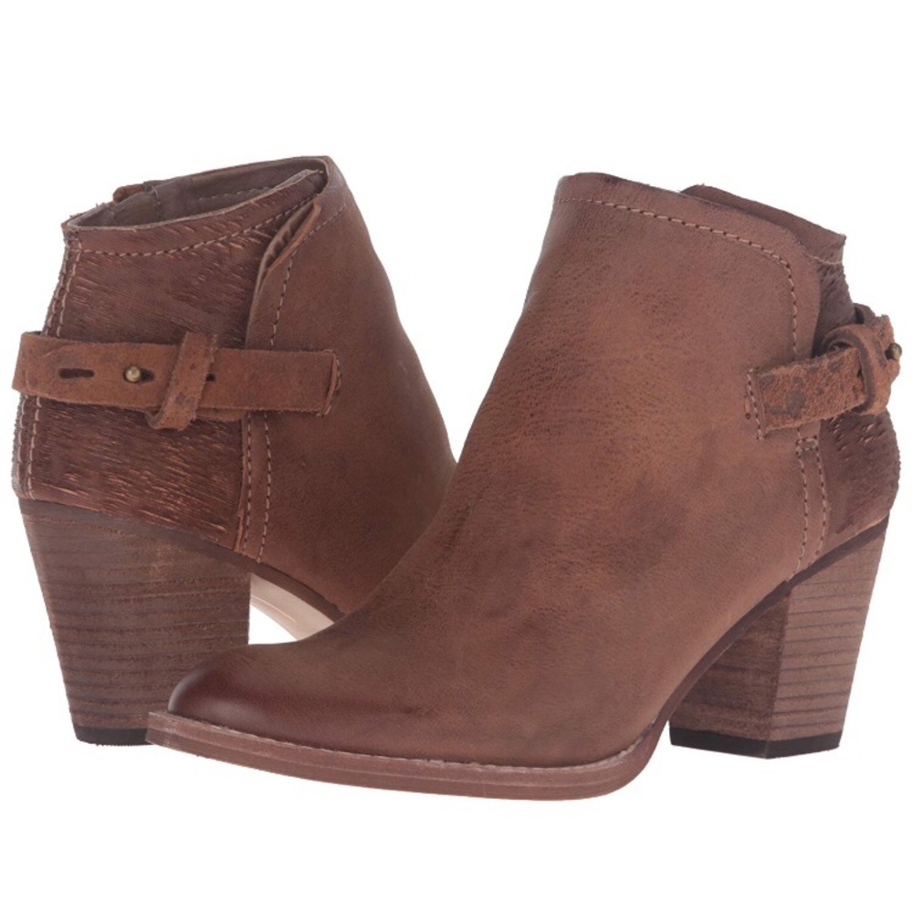 Dolce Vita leather ankle bootie